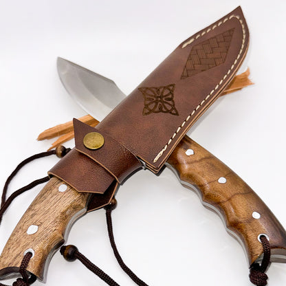 American Buﬀalo Hunting Knife