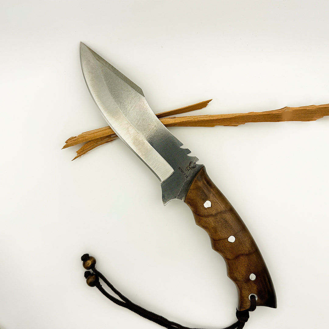 American Buﬀalo Hunting Knife